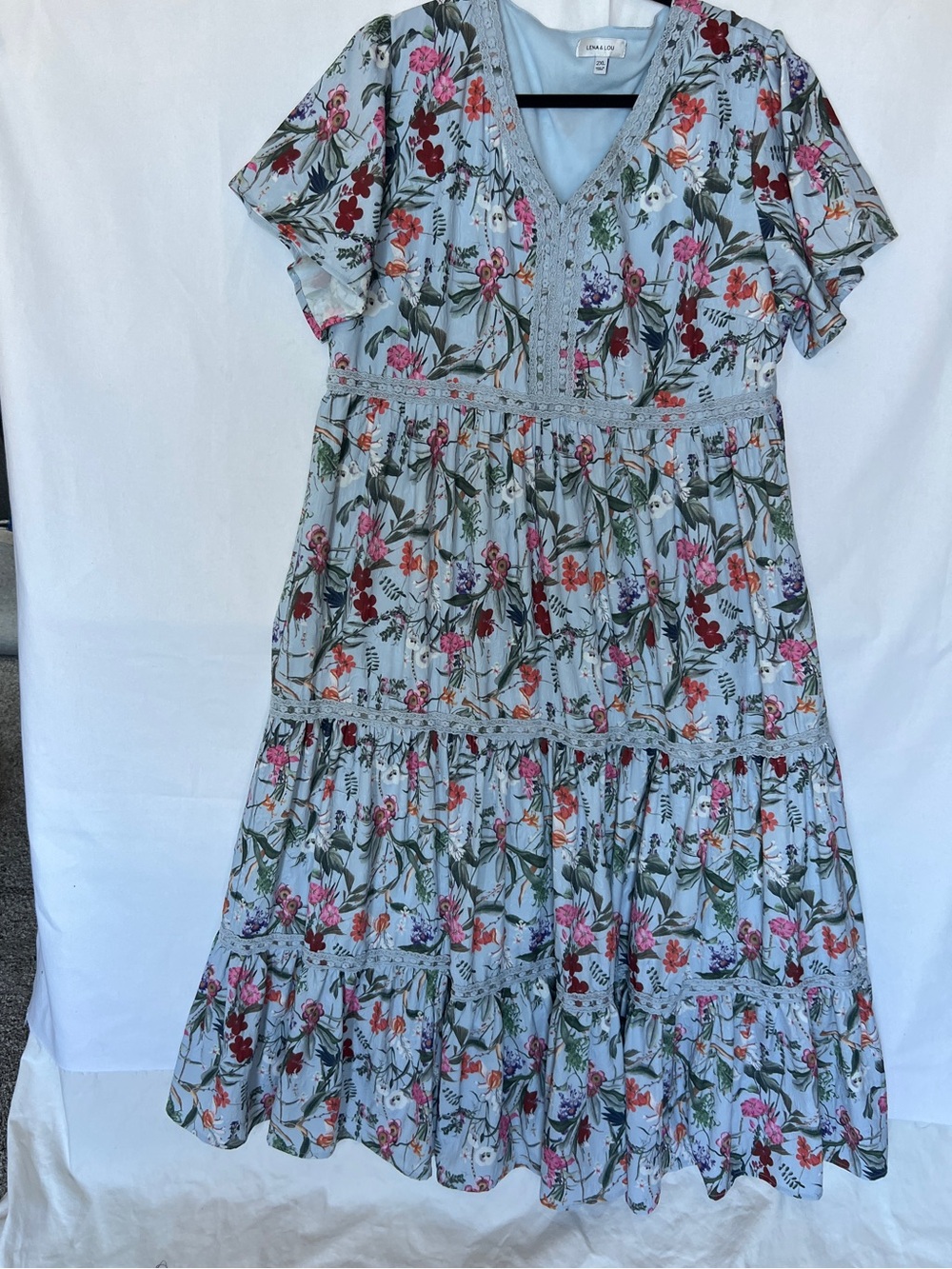 Light Blue Floral Tiered V-Neck Maxi Dress 2X LIKE NEW - Picture 7 of 12